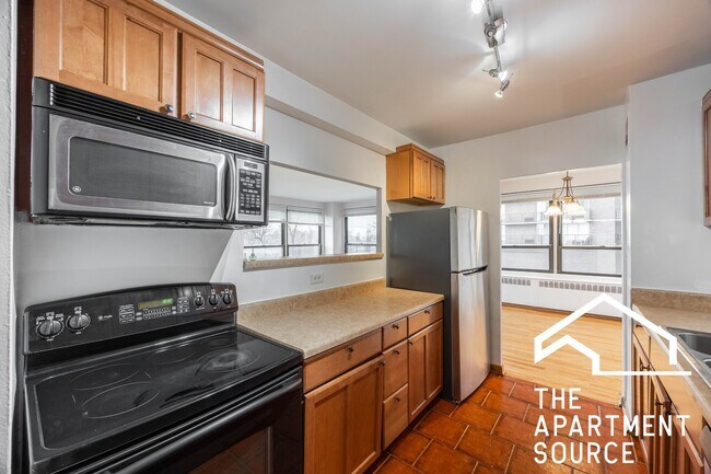 Building Photo - 4180 N Marine Dr