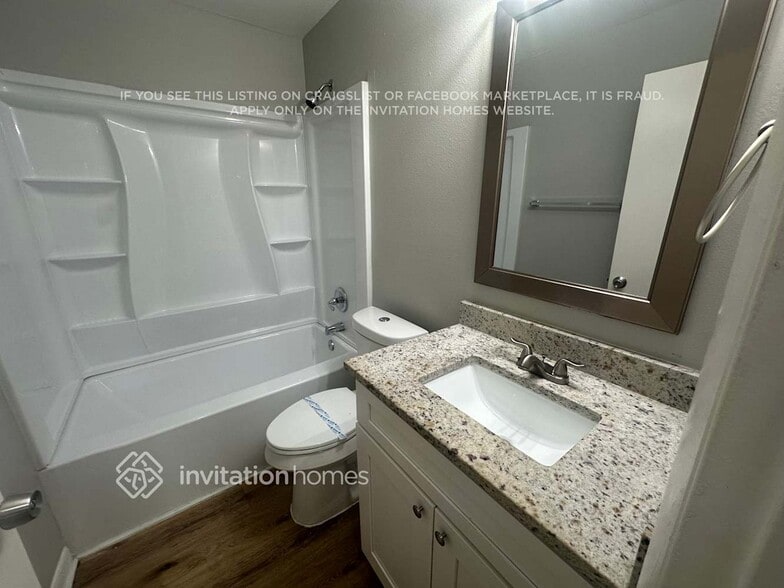 Building Photo - 5621 Piney Ridge Dr