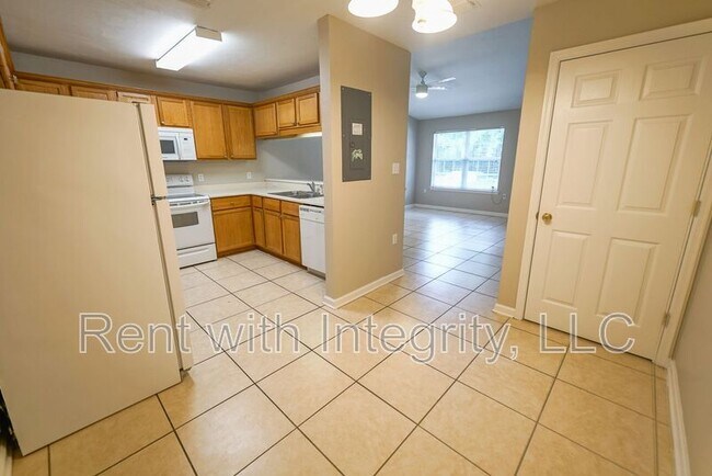 Building Photo - 241 Dixie Dr