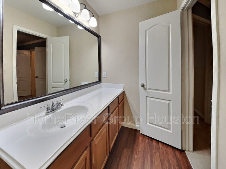 Building Photo - 3602 Avalon Castle Dr