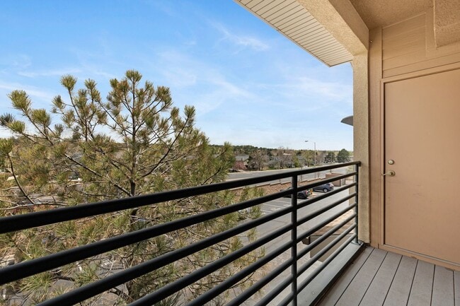 Building Photo - NEWLY REMODELED 2 BEDROOM 2 BATH CONDO