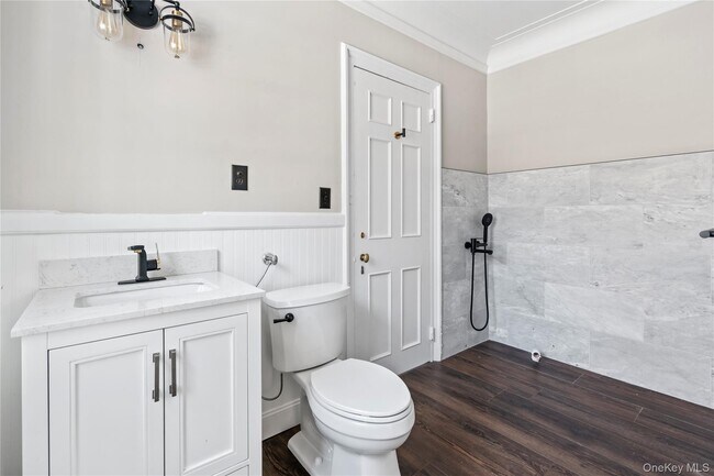 Building Photo - 203 Store Hill Rd