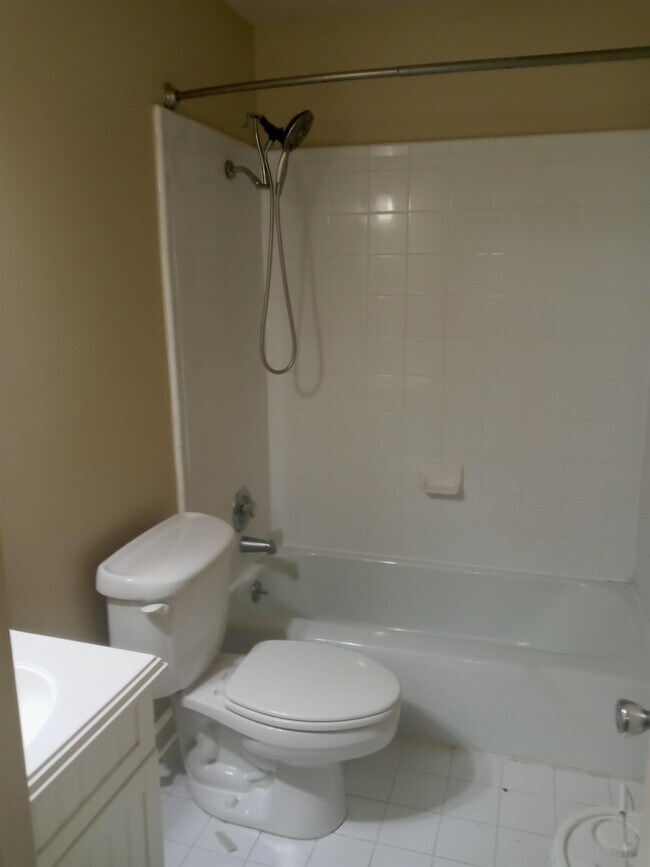 Building Photo - 676 Hotchkiss Ln