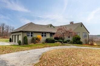 Building Photo - 411 Beach St