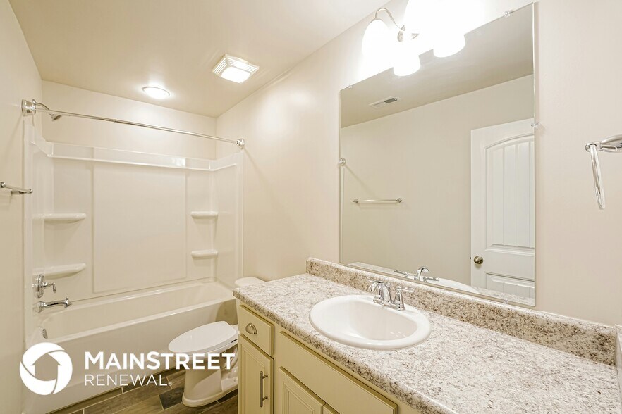 Building Photo - 180 Belmont Way