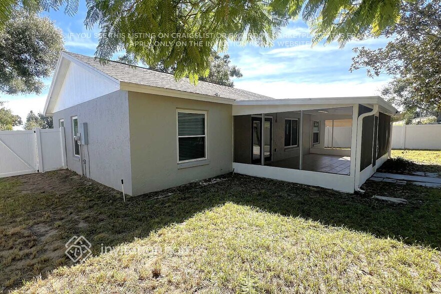 Building Photo - 15528 Hidden Lake Cir