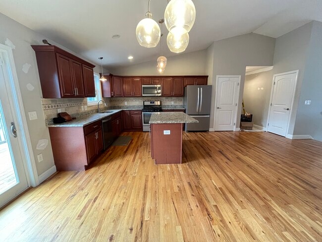 Building Photo - 60 Bray Ave