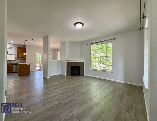 Building Photo - Charming 3BR/2.5BA Beaverton Home in Prime Location