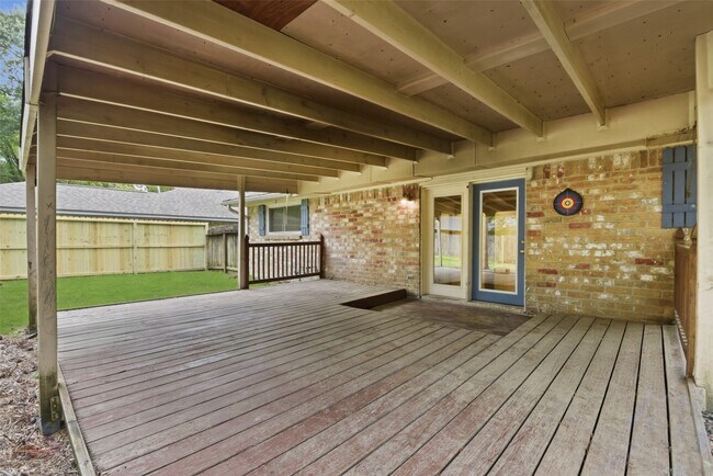 Building Photo - 2115 Oak Shores Dr
