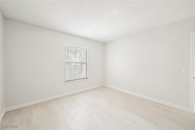 Building Photo - 3823 S Maryland Pkwy