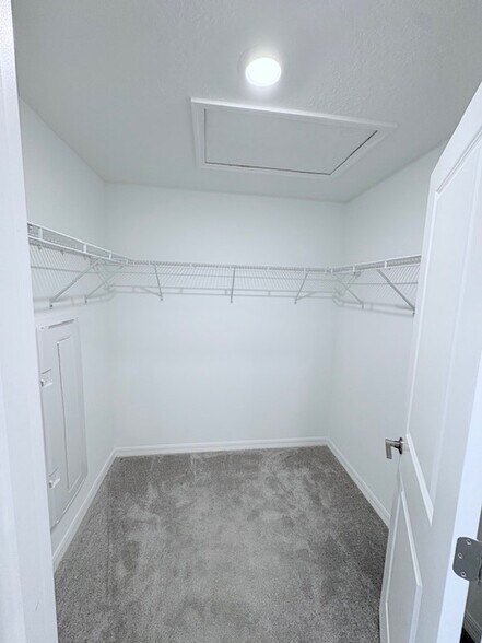 Building Photo - 10178 Honey Hammock Way