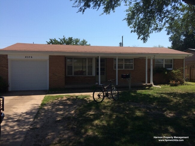 Primary Photo - 4516 S Elizabeth Ave