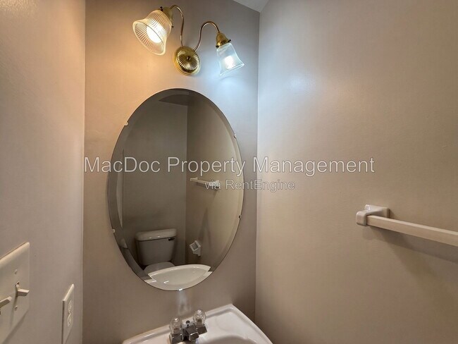 Building Photo - 2709 Church View Ln