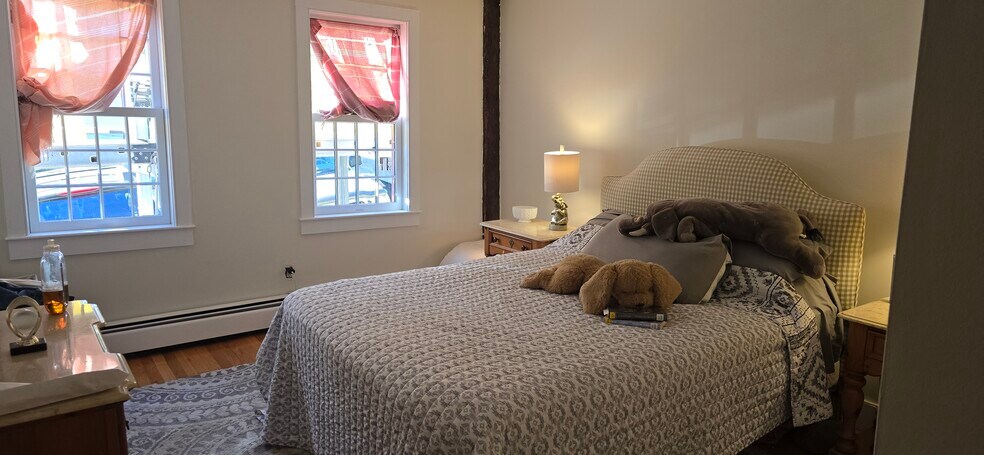 Building Photo - 18 King St