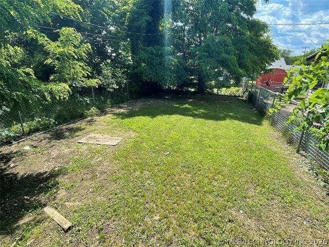 Building Photo - 102 S Hickory St