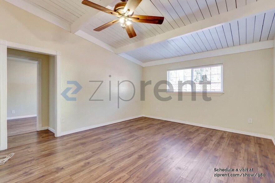 Building Photo - 364 N 9th St