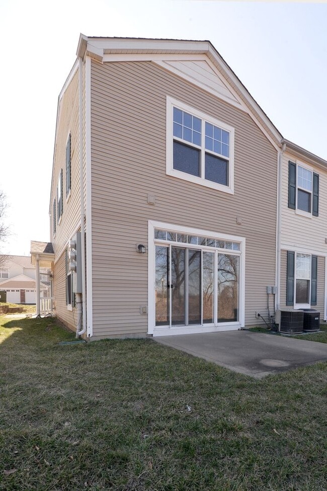 Building Photo - 4939 Heritage Heights Cir