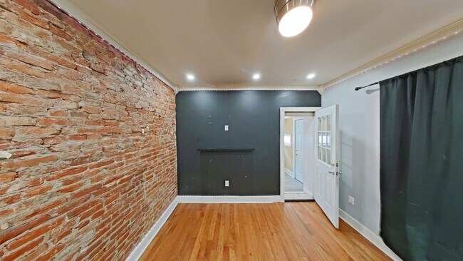 Building Photo - 126 N 53rd St