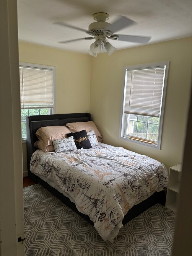 Building Photo - 2207 Farrington Ave