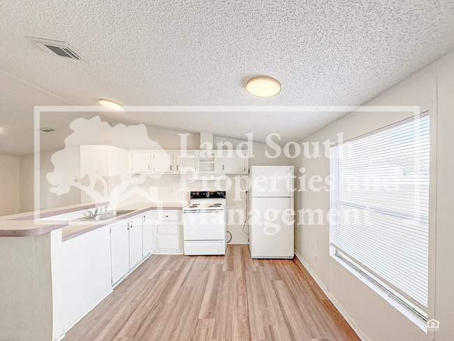 Building Photo - 4325 Upper Meadow Ridge Ave