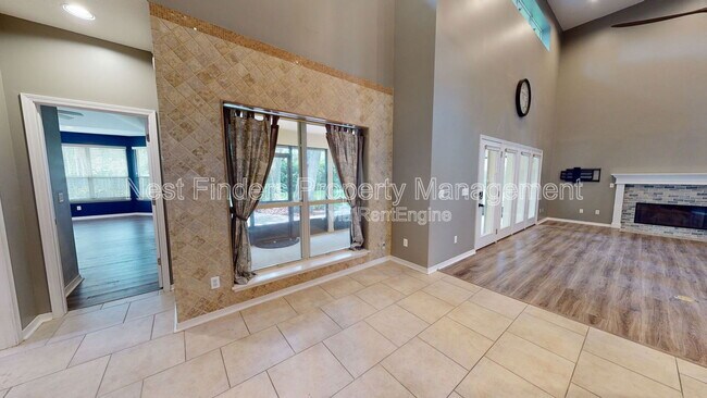 Building Photo - 11881 Honey Locust Dr