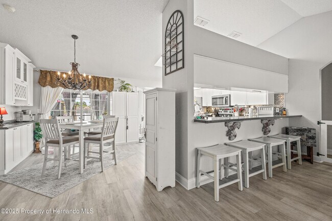 Building Photo - 4052 Montano Ave