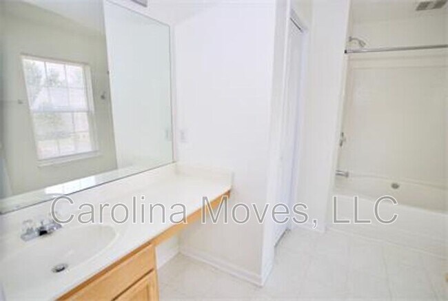 Building Photo - 107 Constantine Way