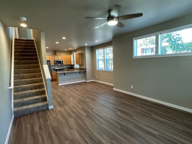 Building Photo - NEW 4 Bedroom / 4.5 Bath Townhome. A/C in every bedroom