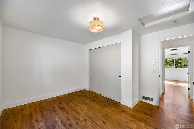 Building Photo - Fobes Hill Rental!