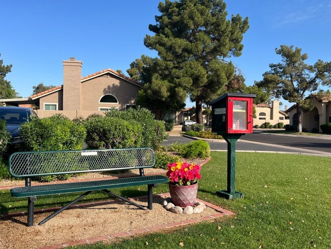 Building Photo - 187 W Amanda Ln