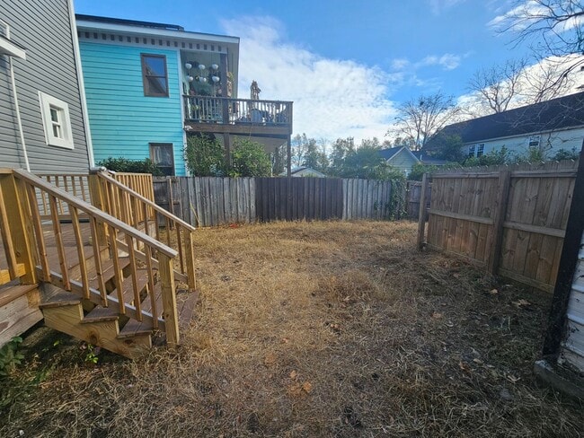 Building Photo - Historic Charm combined with Modern convenience 3 bedroom 2.5 bath spacious home