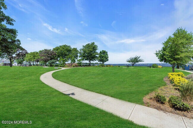 Building Photo - 30 Cedar St