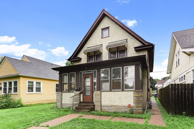 Building Photo - 977 Fremont Ave E