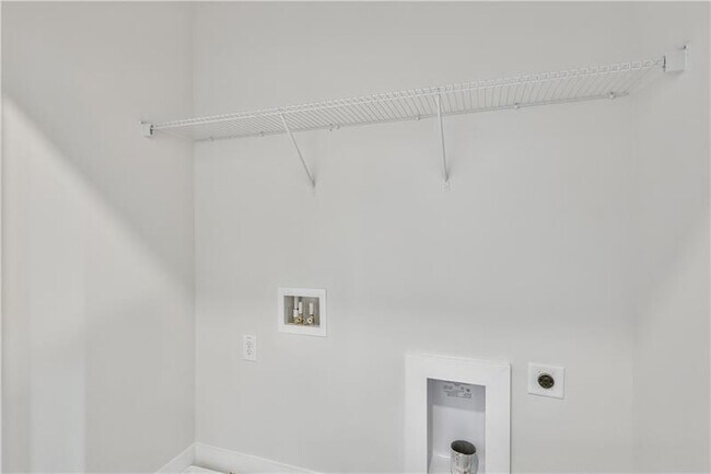 Building Photo - 2686 Evers Dr NE