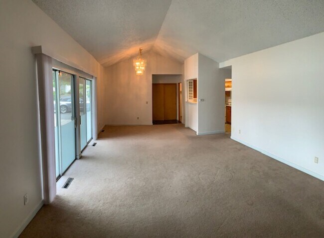 Building Photo - 1151