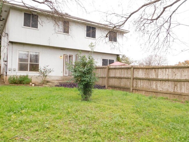 Building Photo - 6726 Windrift Way