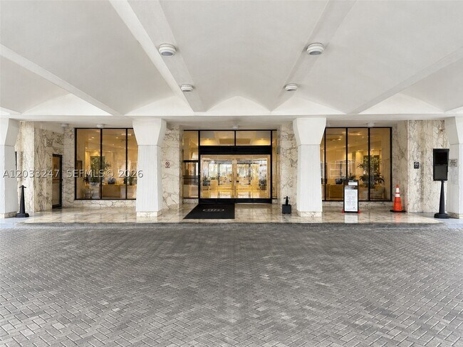 Building Photo - 5700 Collins Ave