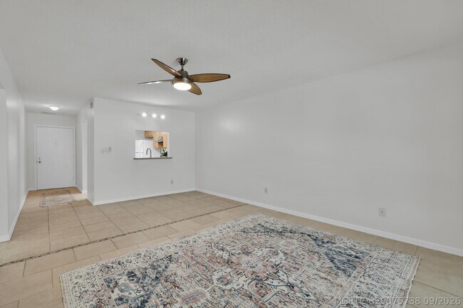 Building Photo - 2302 Sunrise Blvd