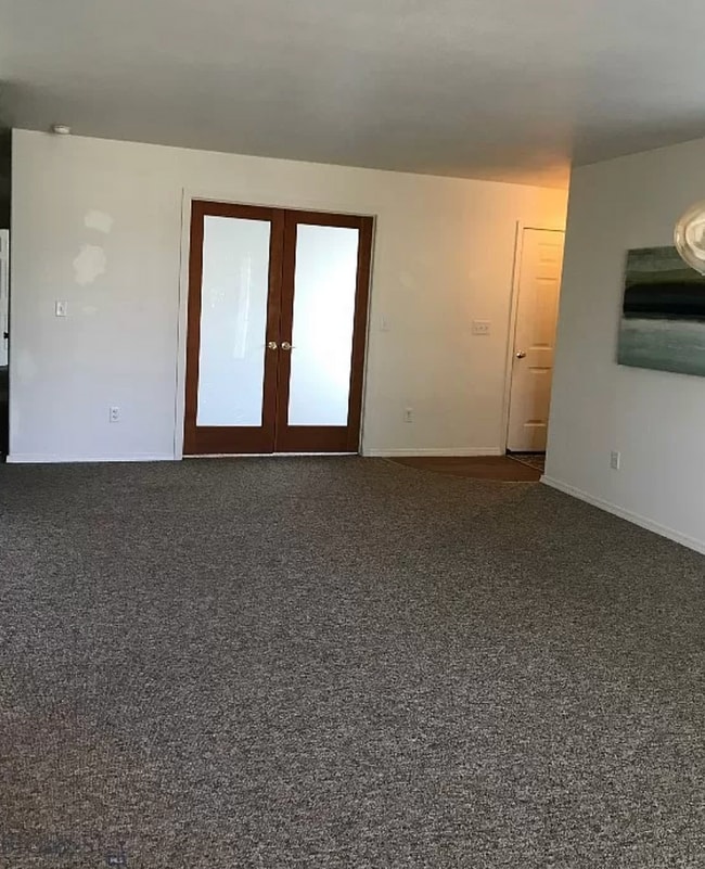 Building Photo - 3 Bedroom Apartment in Bozeman!