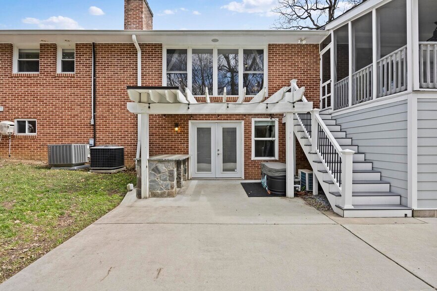 Building Photo - 8312 Savage Guilford Rd