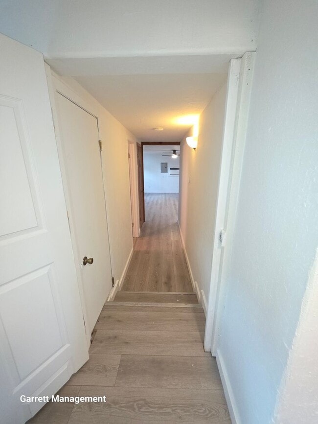 Building Photo - 126 Iroquois Dr