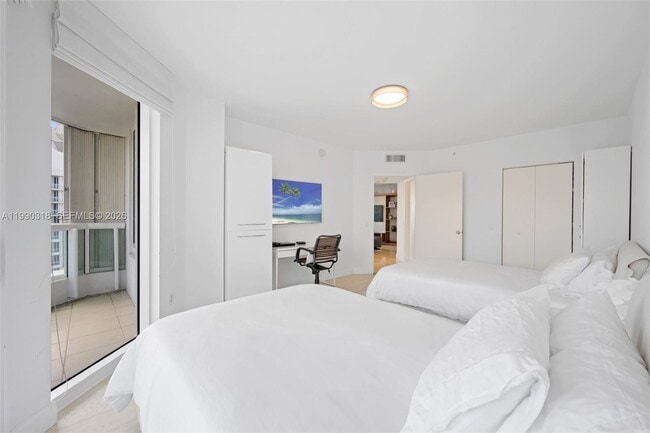 Building Photo - 21055 Yacht Club Dr