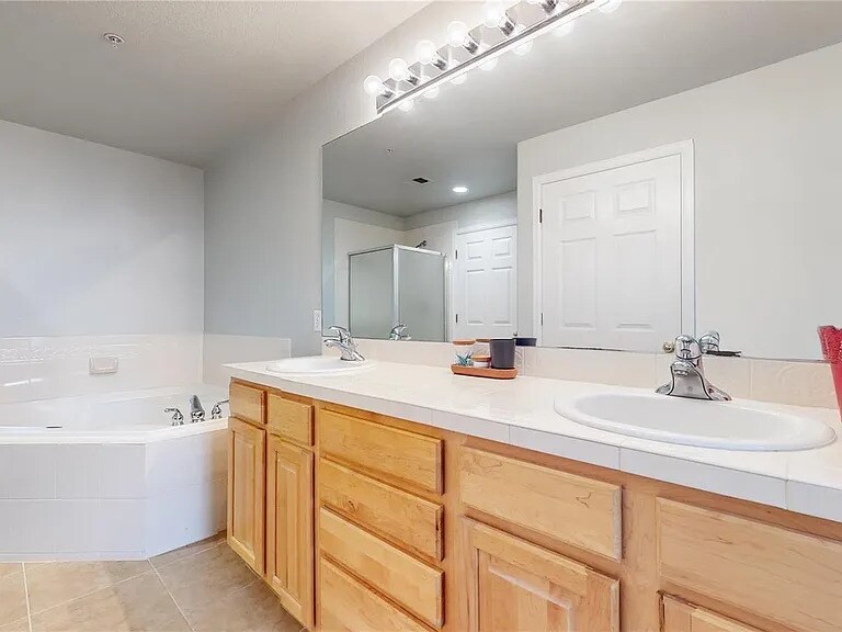 Master Bath - 1767 N Pearl St