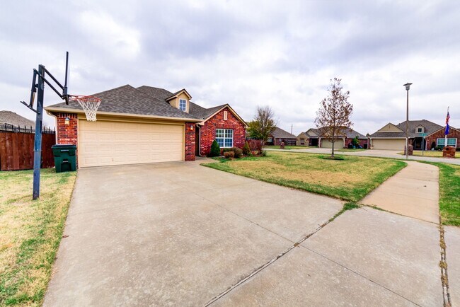 Primary Photo - 3 Bed / 2 Bath in Collinsville!