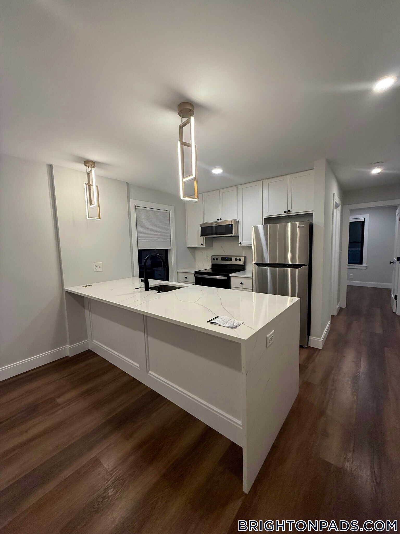 Building Photo - 35 Hunnewell Ave