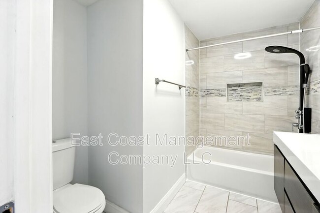 Building Photo - 3103 Rosekemp Ave