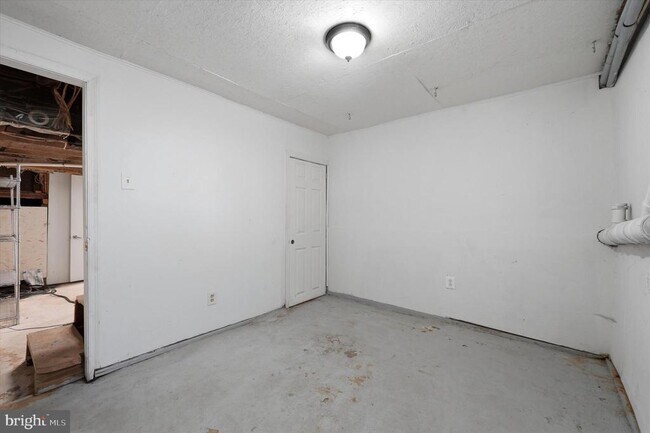 Building Photo - 525 Morse St