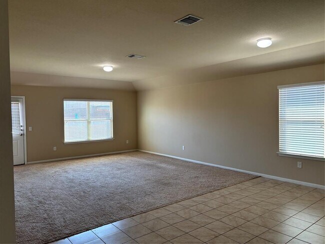 Building Photo - 620 Kaluga Trl