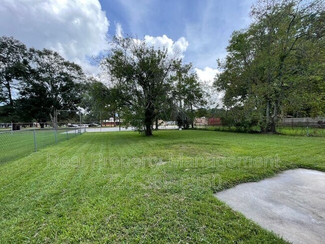 Building Photo - 7921 Greenwell St