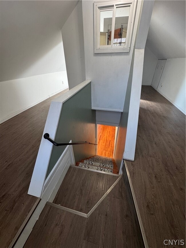 Building Photo - 220 Delhi St